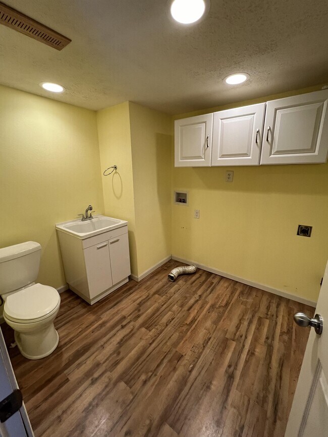 Building Photo - 503 Aspen Way