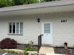 Building Photo - 687 Jersey Ave