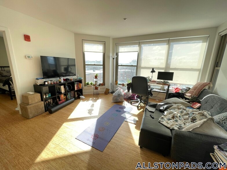 Building Photo - 40 Malvern St