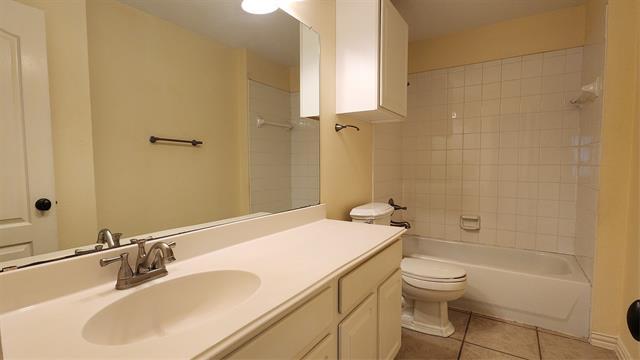 Building Photo - 3601 Anita Dr