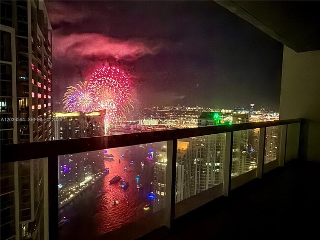 Building Photo - 495 Brickell Ave