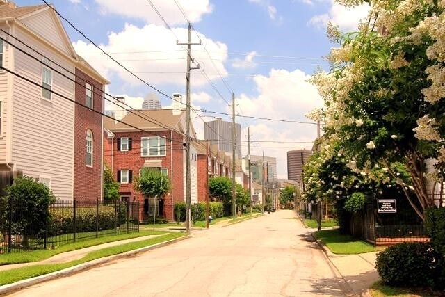 Building Photo - 1428 W Webster St