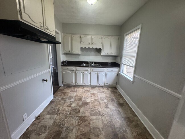 Building Photo - 1895 S Lauderdale St