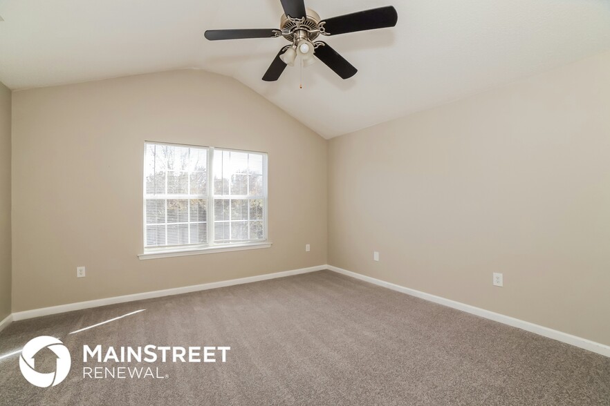 Building Photo - 5730 Village Loop