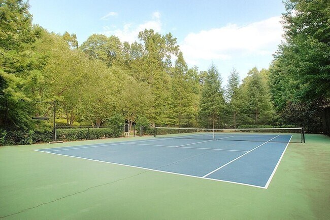 Building Photo - 1120 Westchester Ridge NE