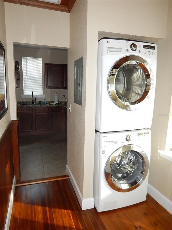 Building Photo - 16909 Franklin Ave