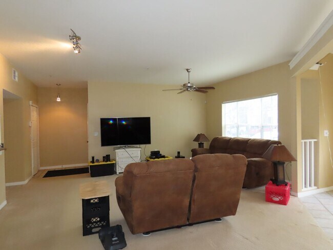 Building Photo - Orlando Park Central Gated Resort Style Co...