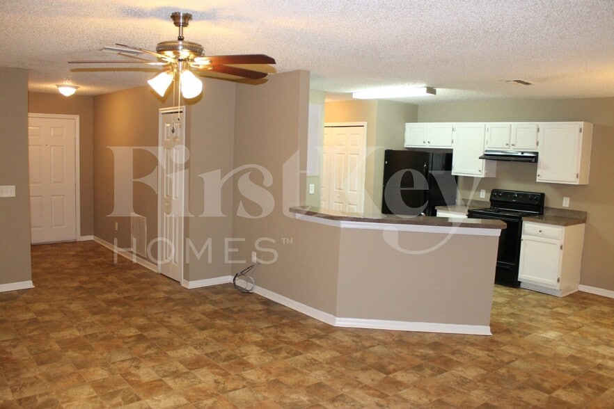 Building Photo - 14936 SE 25 Pl