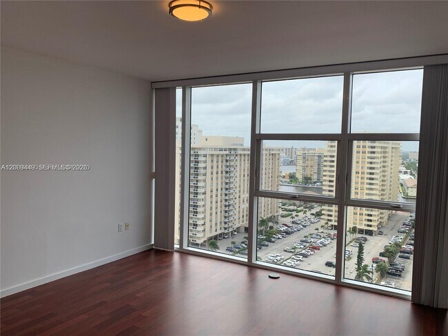 Building Photo - 1830 S Ocean Dr