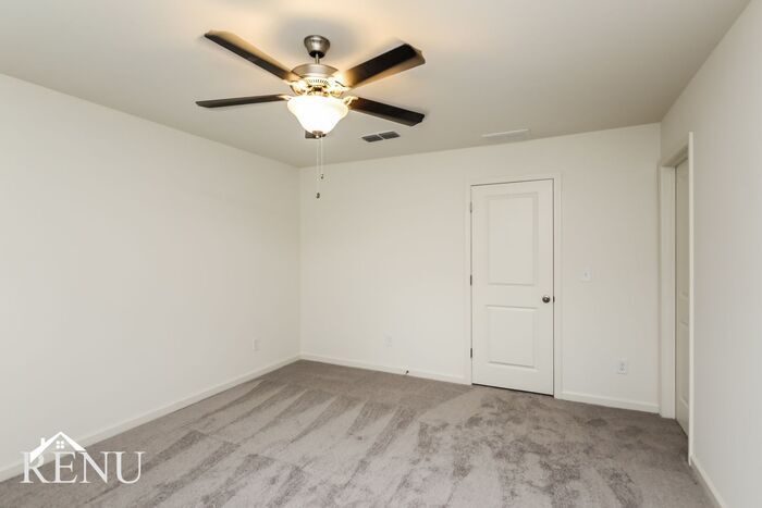 Building Photo - 3094 Calcutta St