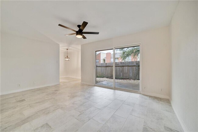 Building Photo - 2600 Penny Ln