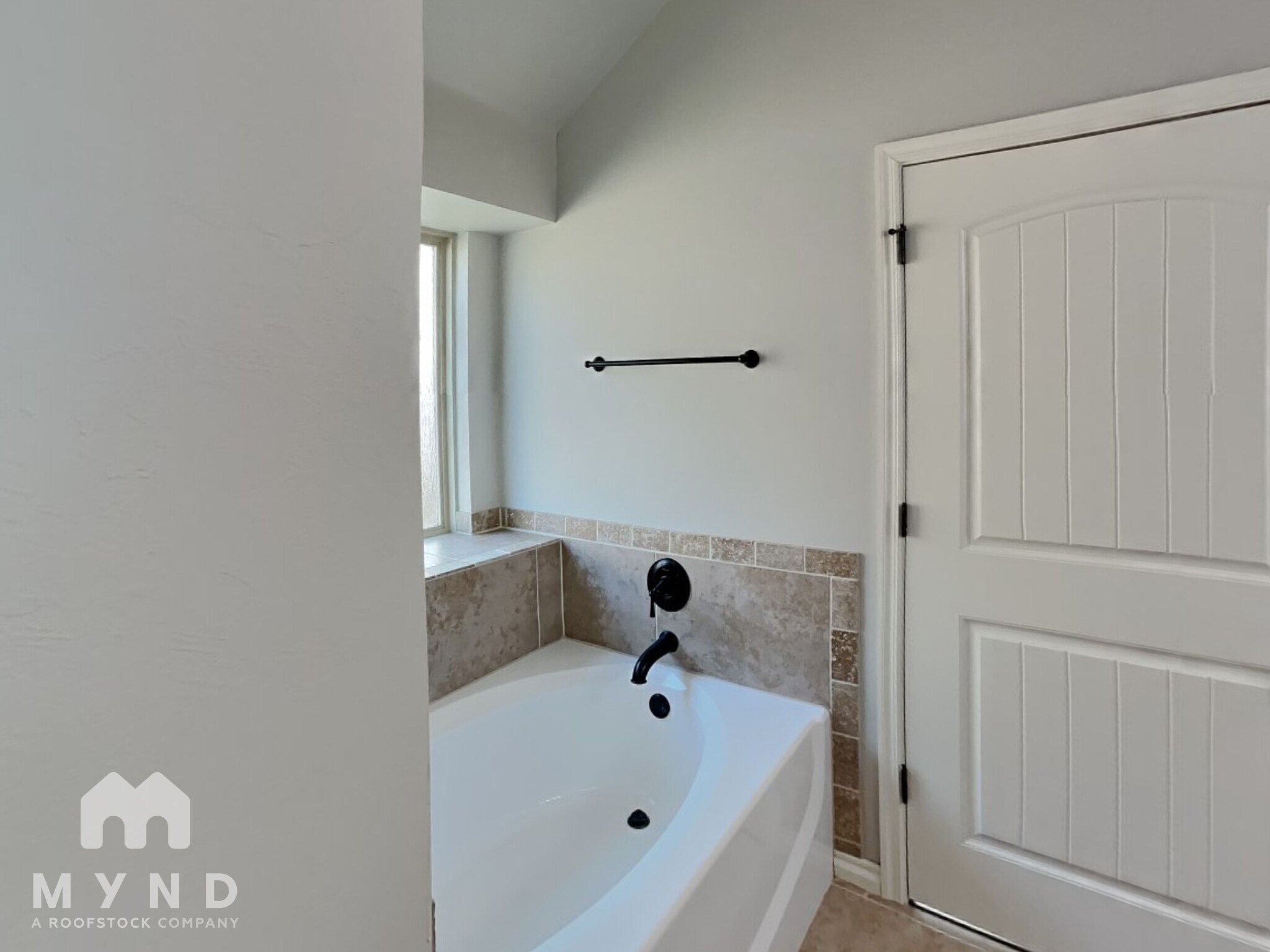 Building Photo - 3204 Valley Hollow