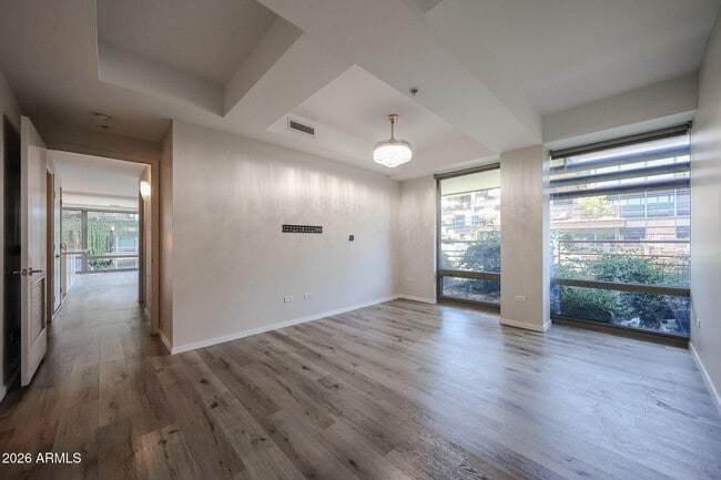 Building Photo - 7137 E Rancho Vista Dr