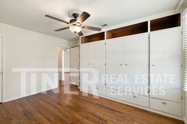 Building Photo - 2511 Cathay Wy