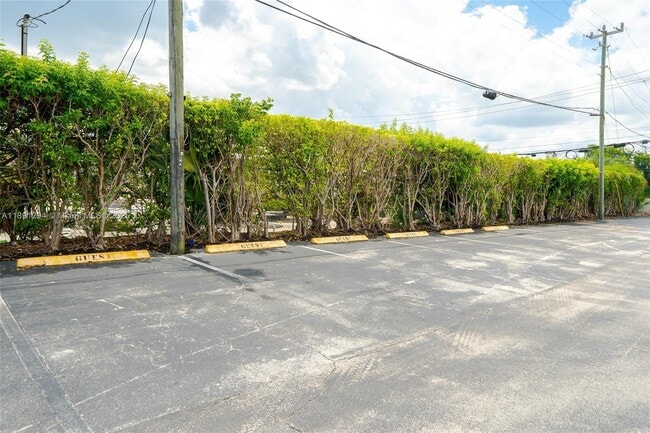 Building Photo - 400 Waterway Dr S