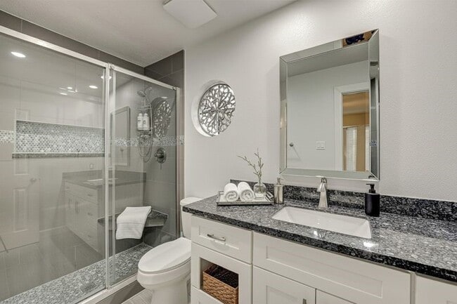 Building Photo - 3422 Mesquite Dr