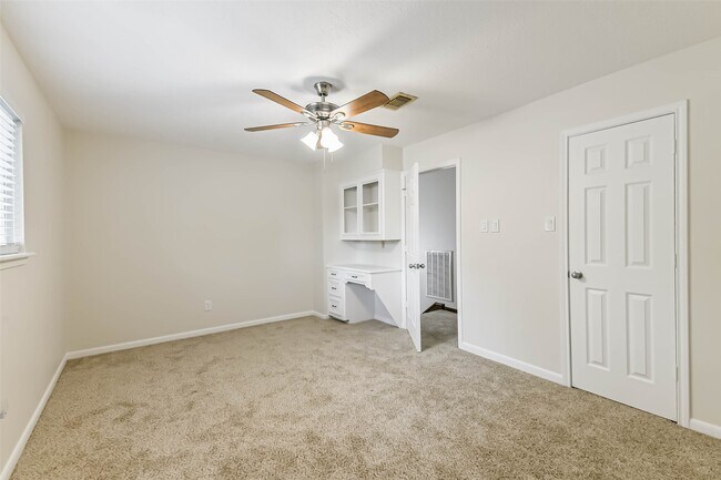 Building Photo - 12910 Ivyforest Dr