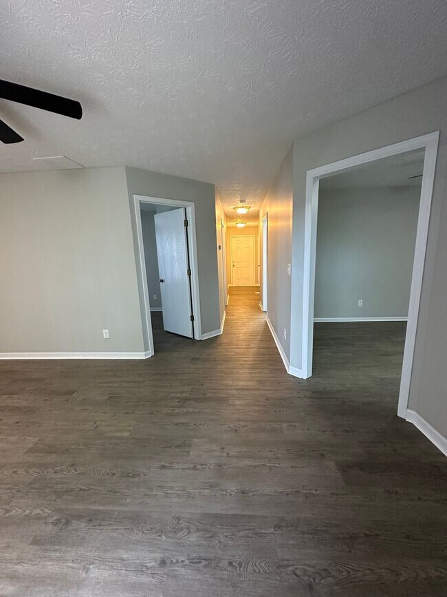Building Photo - 2810 Duroc Dr