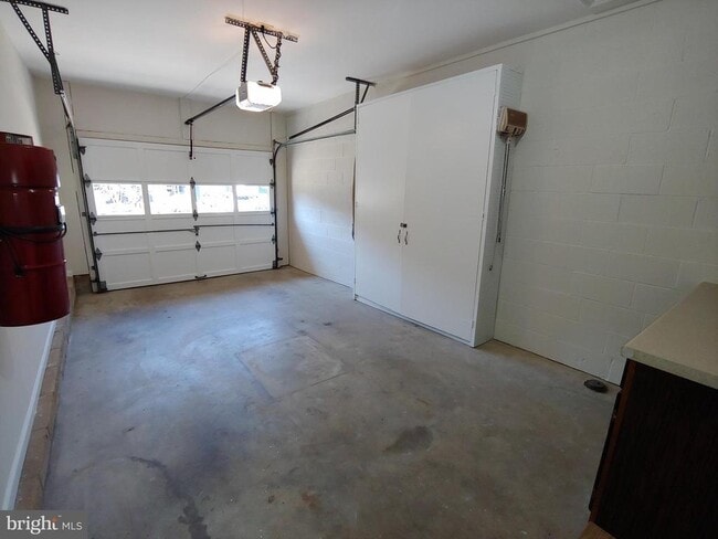 Building Photo - 719 Monmouth Ave