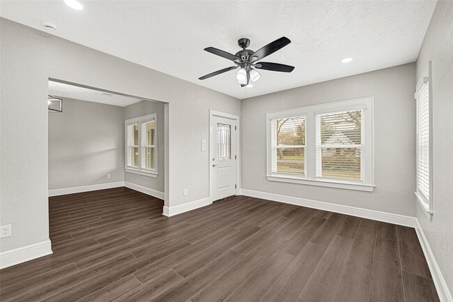 Building Photo - 7403 Cayton St