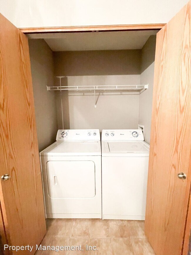 Building Photo - 3 br, 3 bath House - 2405 City View Court