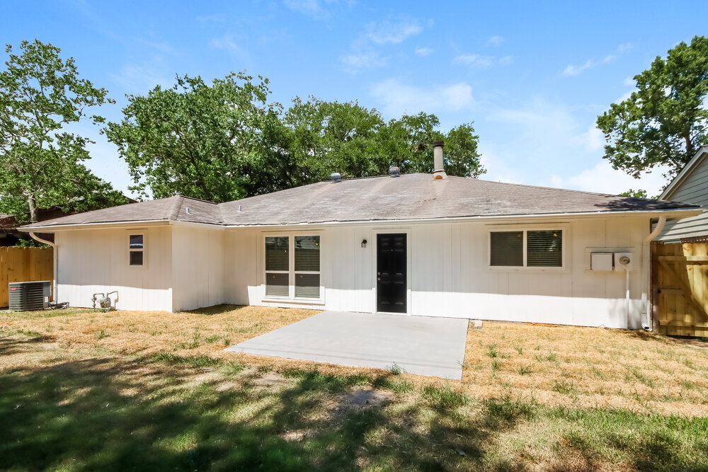 Building Photo - 18806 Oak Bower Dr