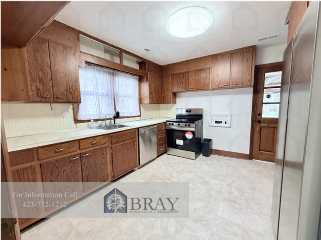 Building Photo - Charming 3-Bedroom Home with Detached Workshop – Move-In Ready!