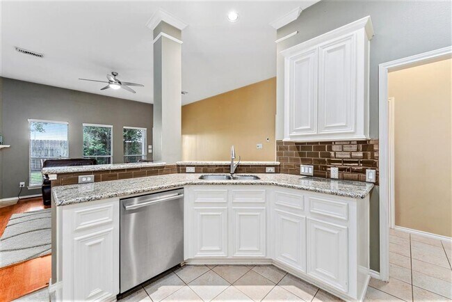 Building Photo - 21506 Willow Glade Dr