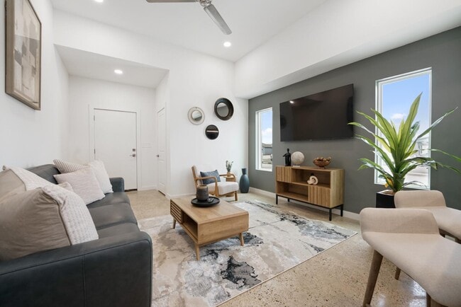 Building Photo - 4005 Peach Ln