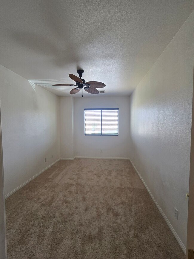 Building Photo - 9164 Craven Ave