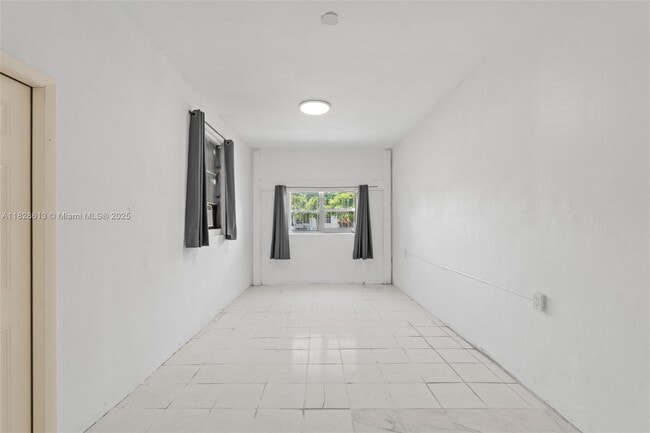 Building Photo - 2502 Funston St