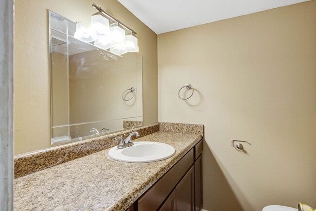 Building Photo - 2318 Applebee Way