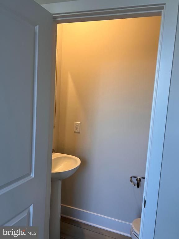 Building Photo - 7551 Dundee Rd