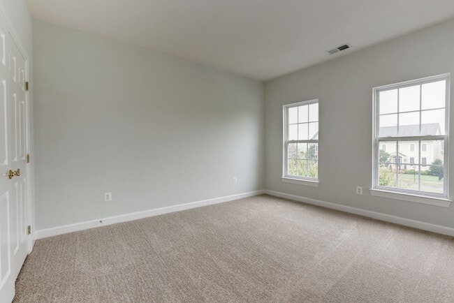 Building Photo - 2705 Mae Wade Ave