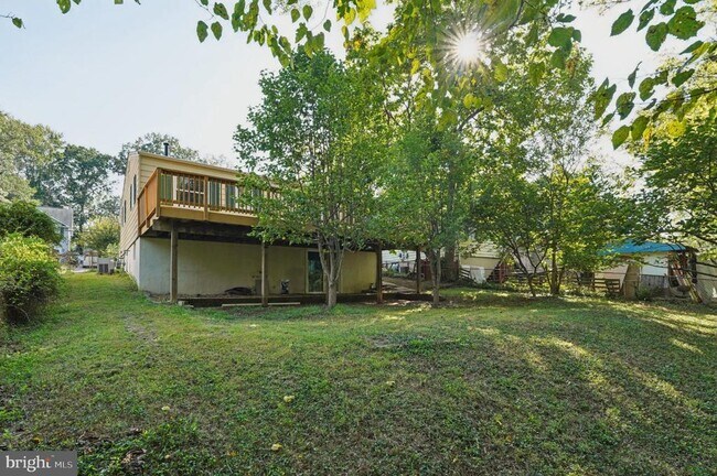 Building Photo - 229 Cabbel Dr