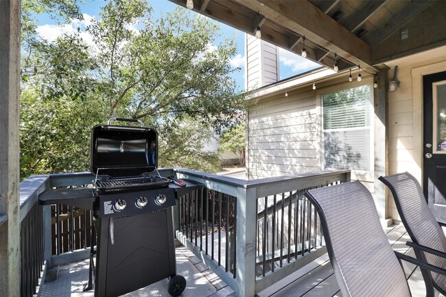 Building Photo - 15767 Cotton Tail Ln