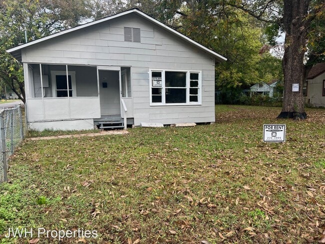 Primary Photo - 4 br, 2 bath House - 501 Montgomery St