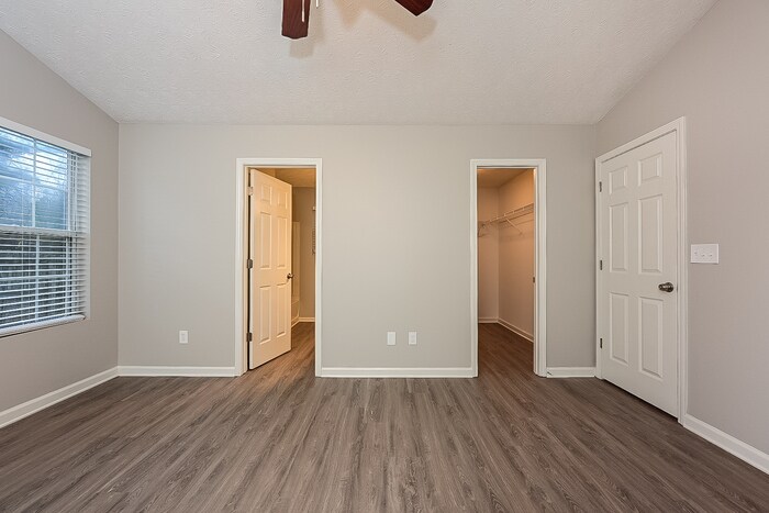 Building Photo - 127 Goldleaf Dr