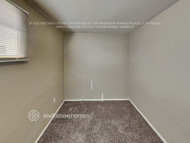 Building Photo - 7208 W Glenrosa Ave