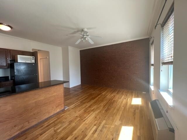 Building Photo - 310 9th St