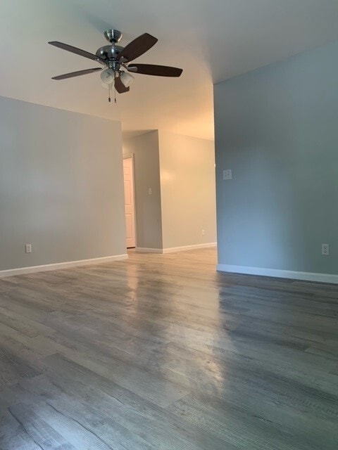 Building Photo - 907 Boyce St