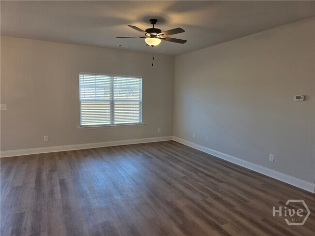 Building Photo - 330 Crosswinds Dr