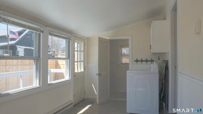 Building Photo - 49 Sound View Heights