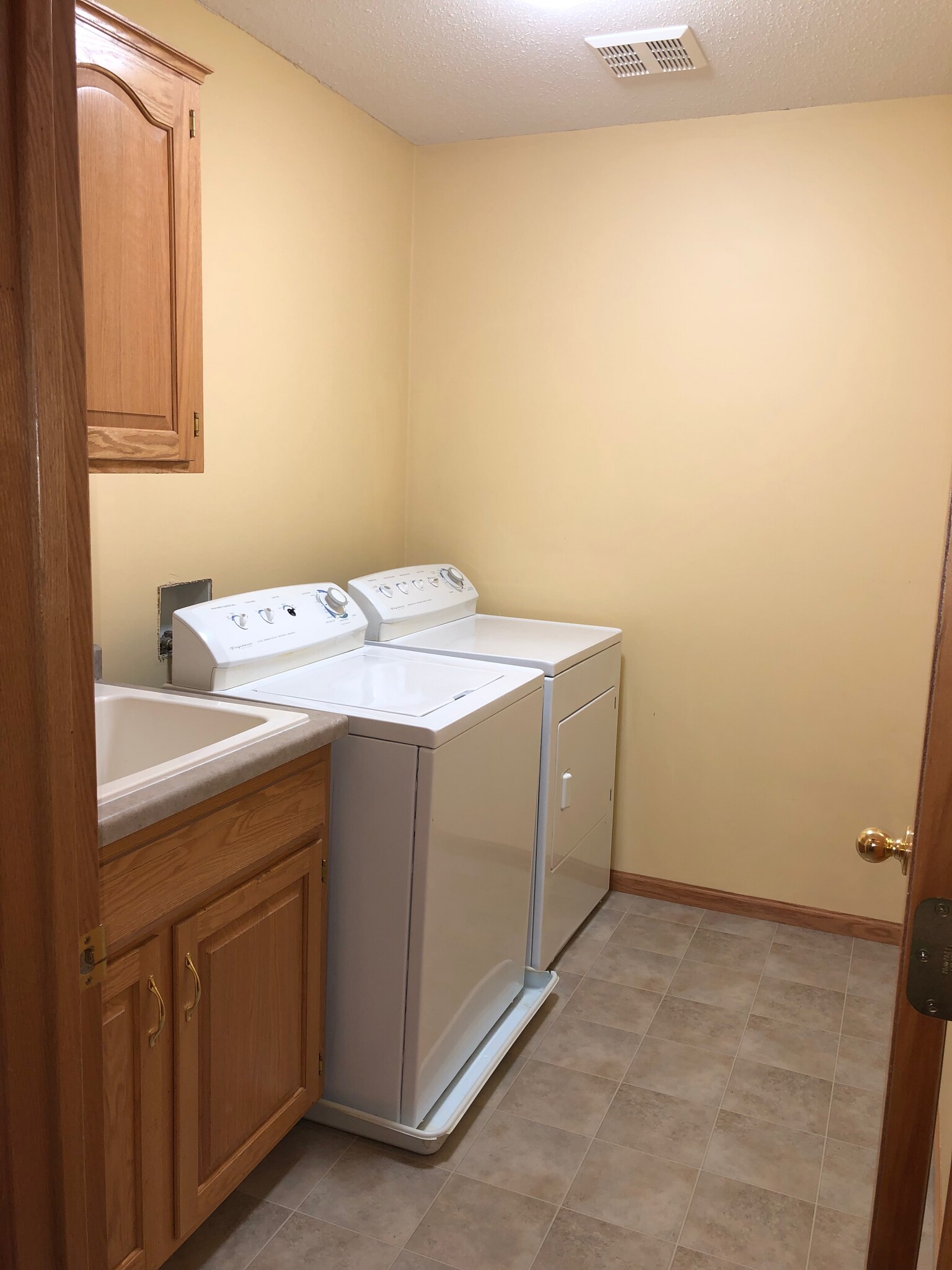 Building Photo - 2106 Linden Trl