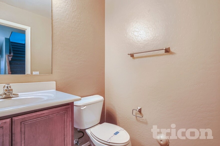 Building Photo - 3948 W South Butte Rd