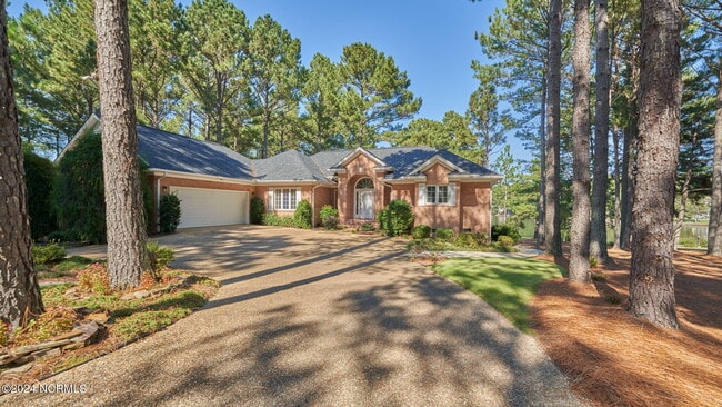 Building Photo - 11 Whisper Lake Dr