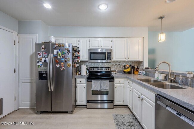 Building Photo - 127 Sand Castle Way