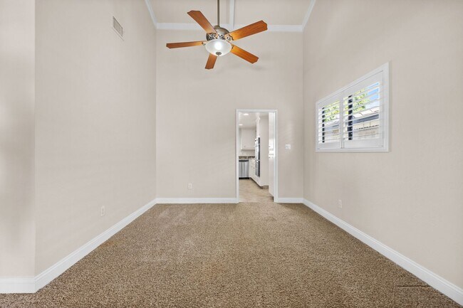 Building Photo - 605 N El Rio Dr