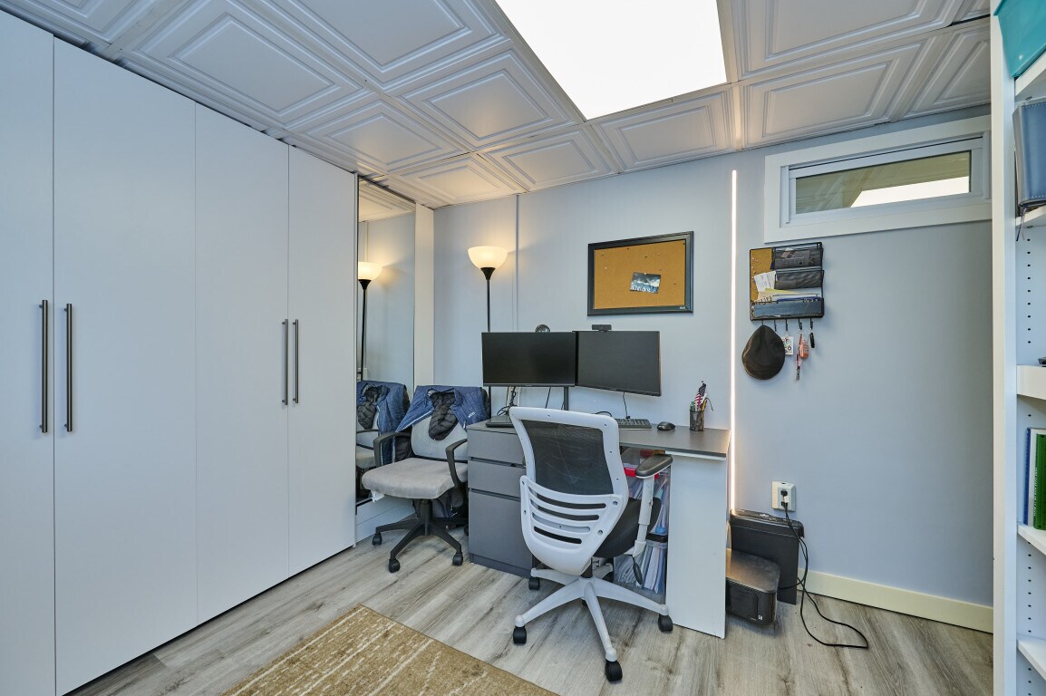 Building Photo - 20 Kenrick Ter