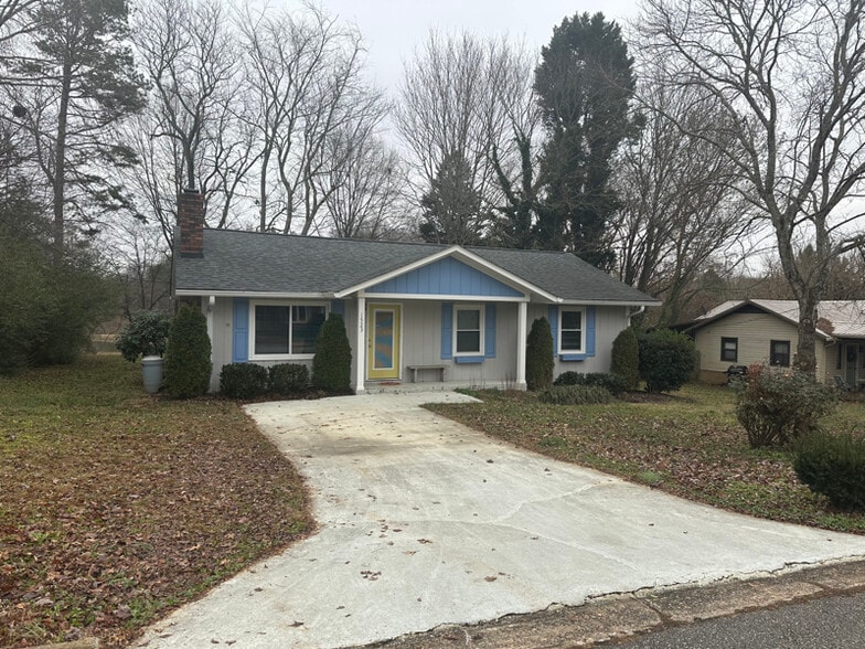 Primary Photo - 1523 Robin Rd